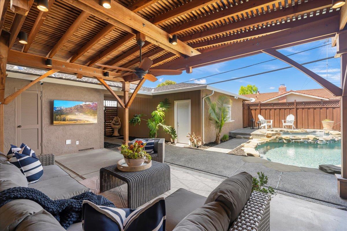 Detail Gallery Image 25 of 32 For 1597 Koch Ln, San Jose,  CA 95125 - 3 Beds | 2/1 Baths