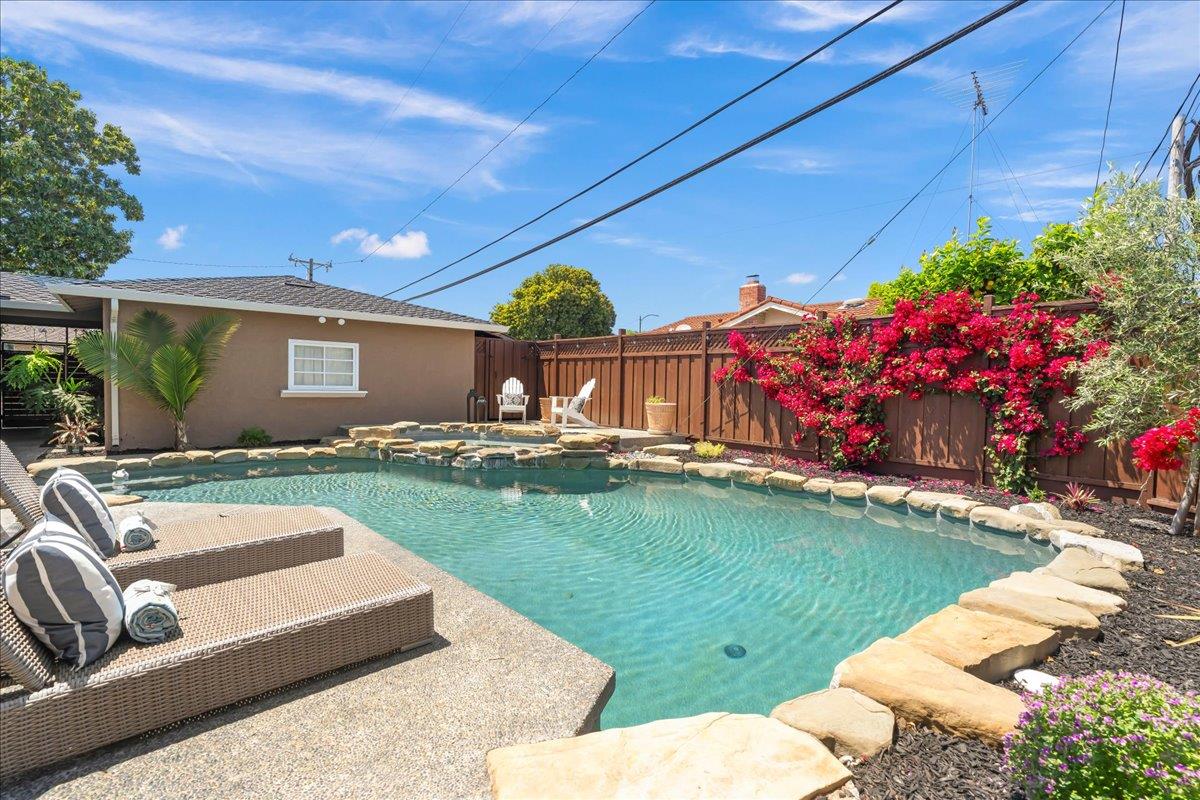 Detail Gallery Image 28 of 32 For 1597 Koch Ln, San Jose,  CA 95125 - 3 Beds | 2/1 Baths