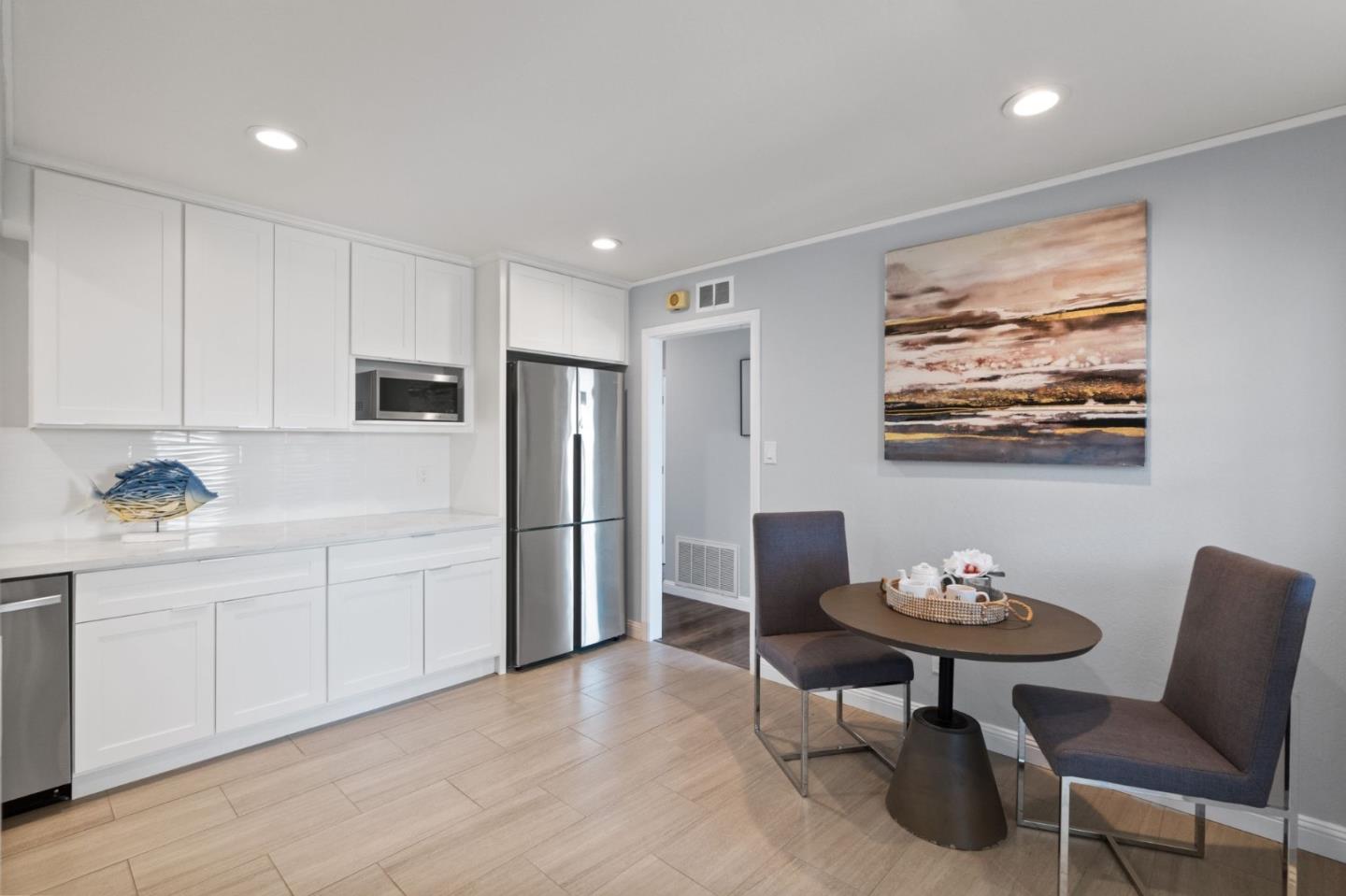 Detail Gallery Image 10 of 21 For 1694 Hickory Ave, San Bruno,  CA 94066 - 3 Beds | 2 Baths