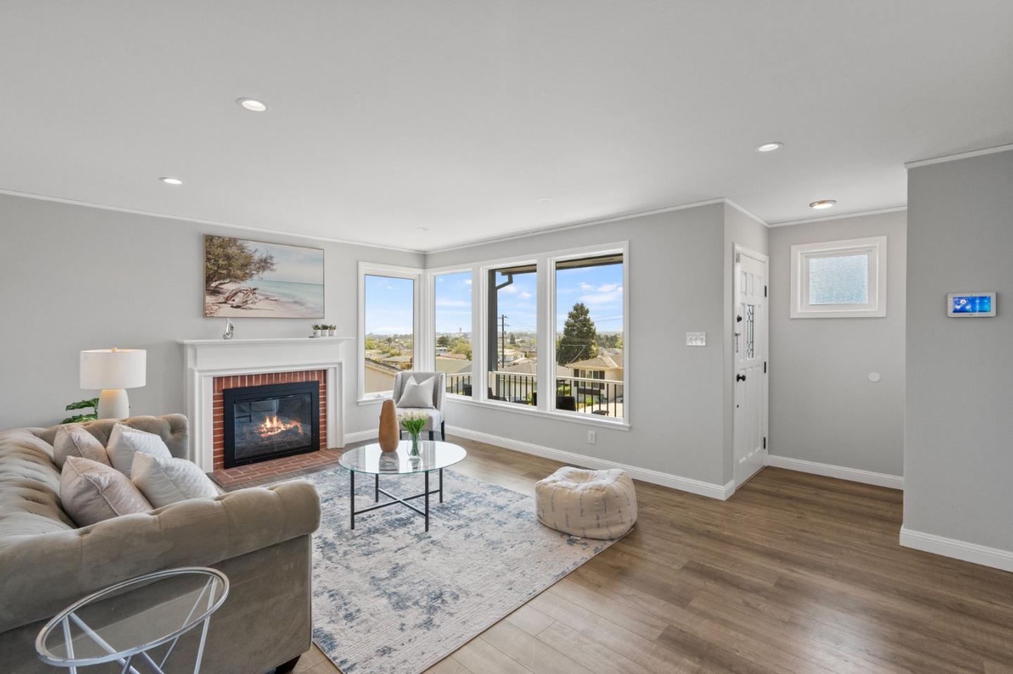 Detail Gallery Image 4 of 21 For 1694 Hickory Ave, San Bruno,  CA 94066 - 3 Beds | 2 Baths