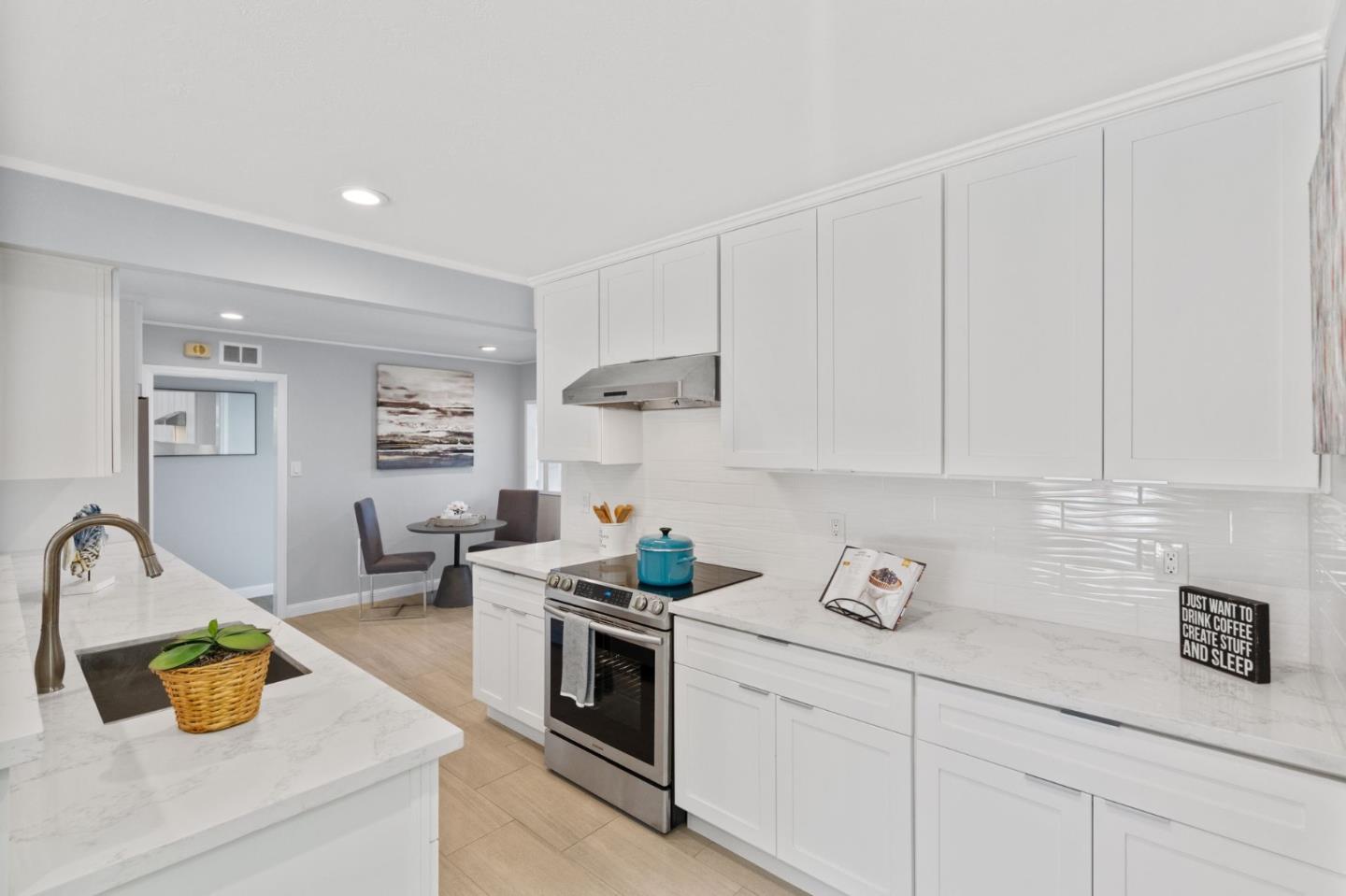 Detail Gallery Image 7 of 21 For 1694 Hickory Ave, San Bruno,  CA 94066 - 3 Beds | 2 Baths