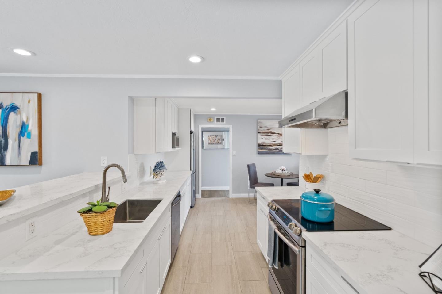 Detail Gallery Image 9 of 21 For 1694 Hickory Ave, San Bruno,  CA 94066 - 3 Beds | 2 Baths