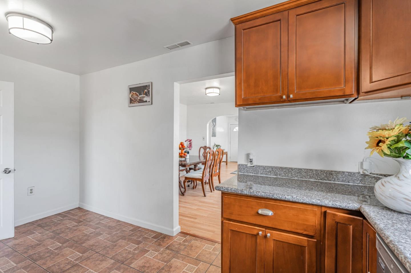 Detail Gallery Image 11 of 51 For 647 Stege Ave, Richmond,  CA 94804 - 4 Beds | 2 Baths