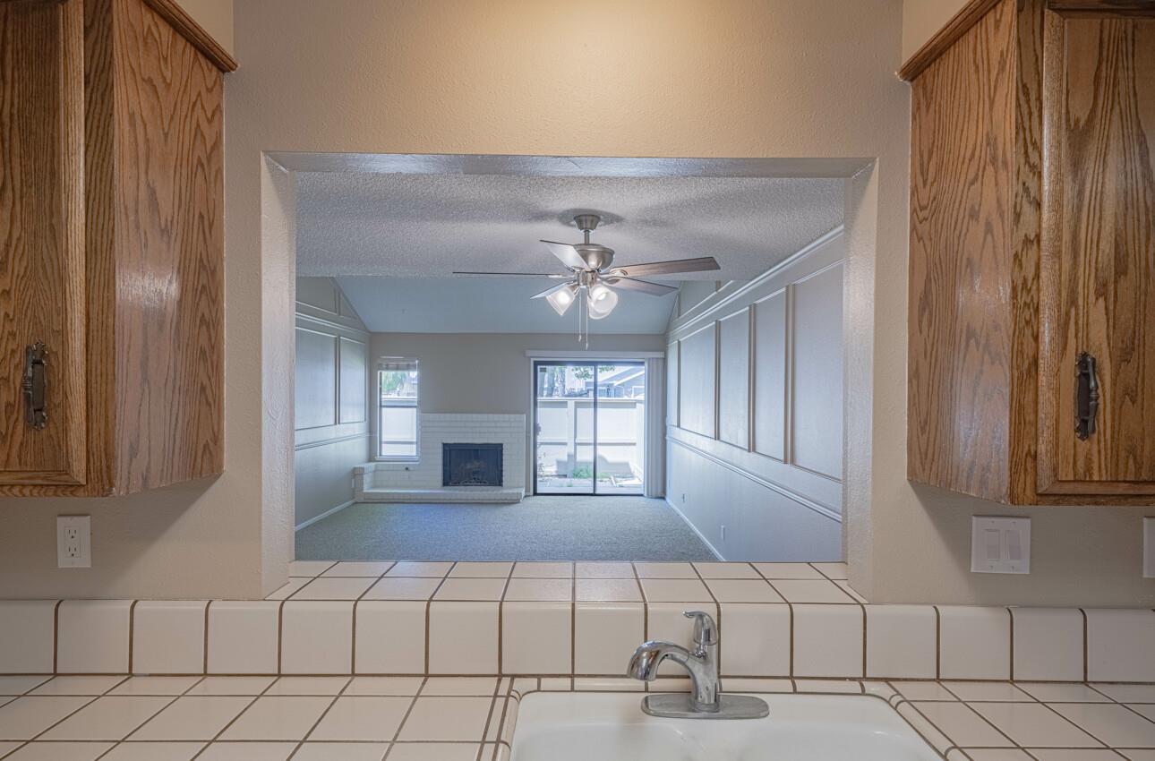 Detail Gallery Image 13 of 32 For 1840 Cherokee Dr #1,  Salinas,  CA 93906 - 2 Beds | 2 Baths
