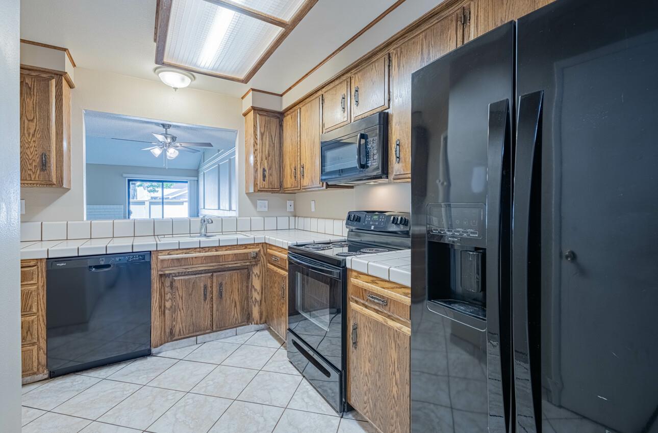 Detail Gallery Image 16 of 32 For 1840 Cherokee Dr #1,  Salinas,  CA 93906 - 2 Beds | 2 Baths