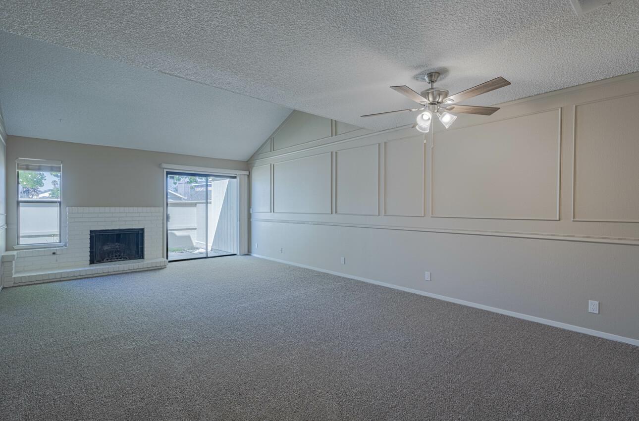 Detail Gallery Image 4 of 32 For 1840 Cherokee Dr #1,  Salinas,  CA 93906 - 2 Beds | 2 Baths