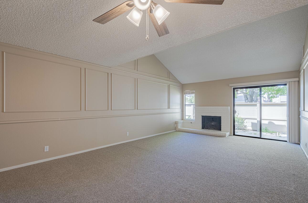 Detail Gallery Image 5 of 32 For 1840 Cherokee Dr #1,  Salinas,  CA 93906 - 2 Beds | 2 Baths