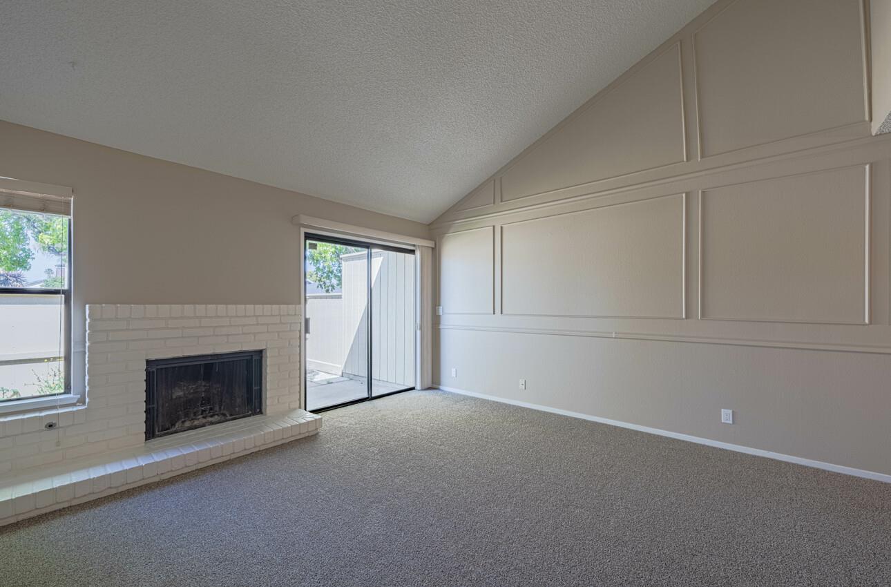 Detail Gallery Image 7 of 32 For 1840 Cherokee Dr #1,  Salinas,  CA 93906 - 2 Beds | 2 Baths