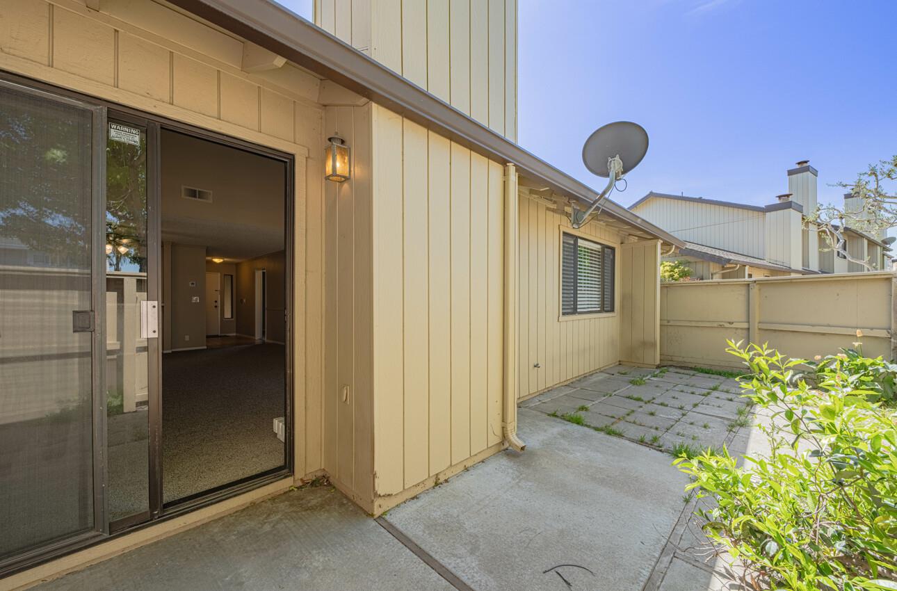 Detail Gallery Image 9 of 32 For 1840 Cherokee Dr #1,  Salinas,  CA 93906 - 2 Beds | 2 Baths