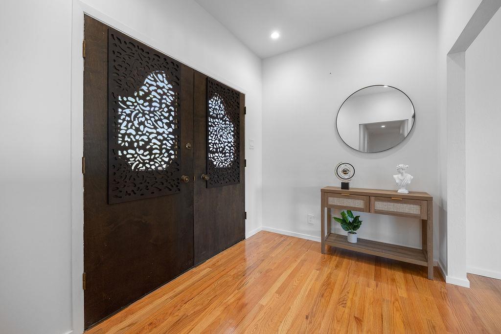 Detail Gallery Image 14 of 61 For 818 Clearfield Dr, Millbrae,  CA 94030 - 5 Beds | 3/1 Baths
