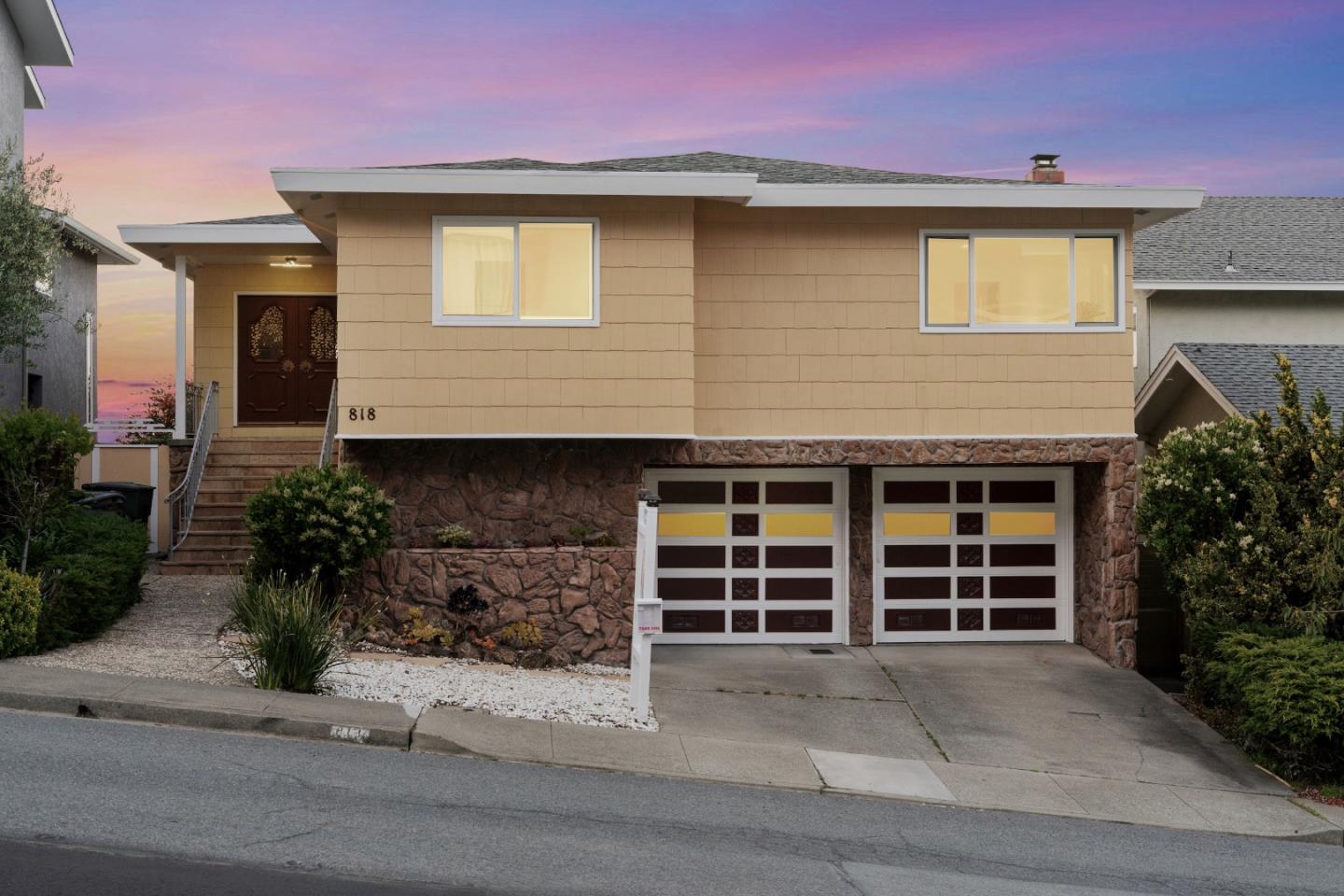 Detail Gallery Image 2 of 61 For 818 Clearfield Dr, Millbrae,  CA 94030 - 5 Beds | 3/1 Baths
