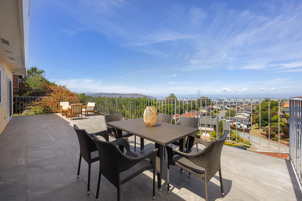 Detail Gallery Image 4 of 61 For 818 Clearfield Dr, Millbrae,  CA 94030 - 5 Beds | 3/1 Baths