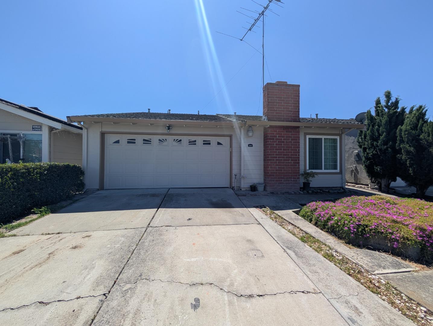 Detail Gallery Image 2 of 30 For 1826 Perrone Cir, San Jose,  CA 95116 - 3 Beds | 2 Baths