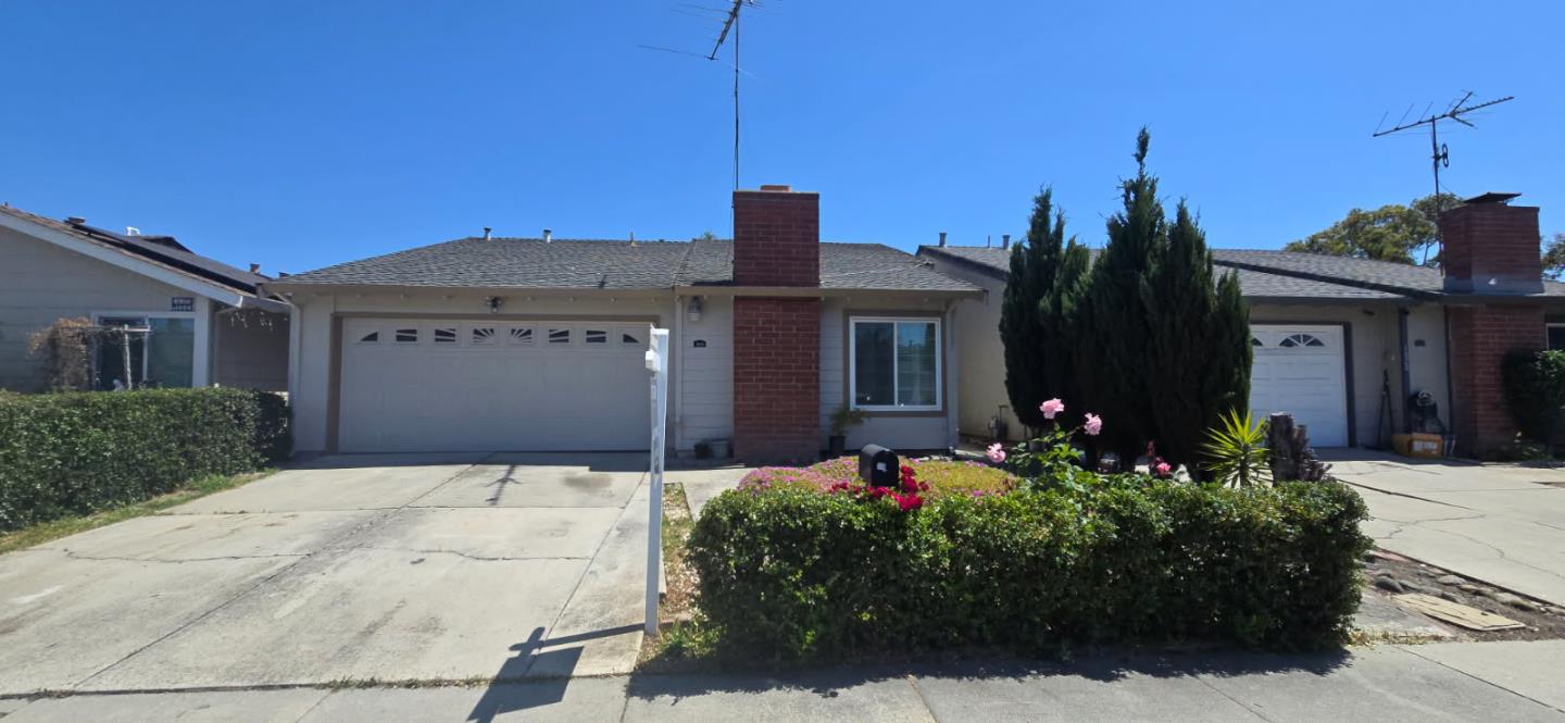 Detail Gallery Image 3 of 30 For 1826 Perrone Cir, San Jose,  CA 95116 - 3 Beds | 2 Baths