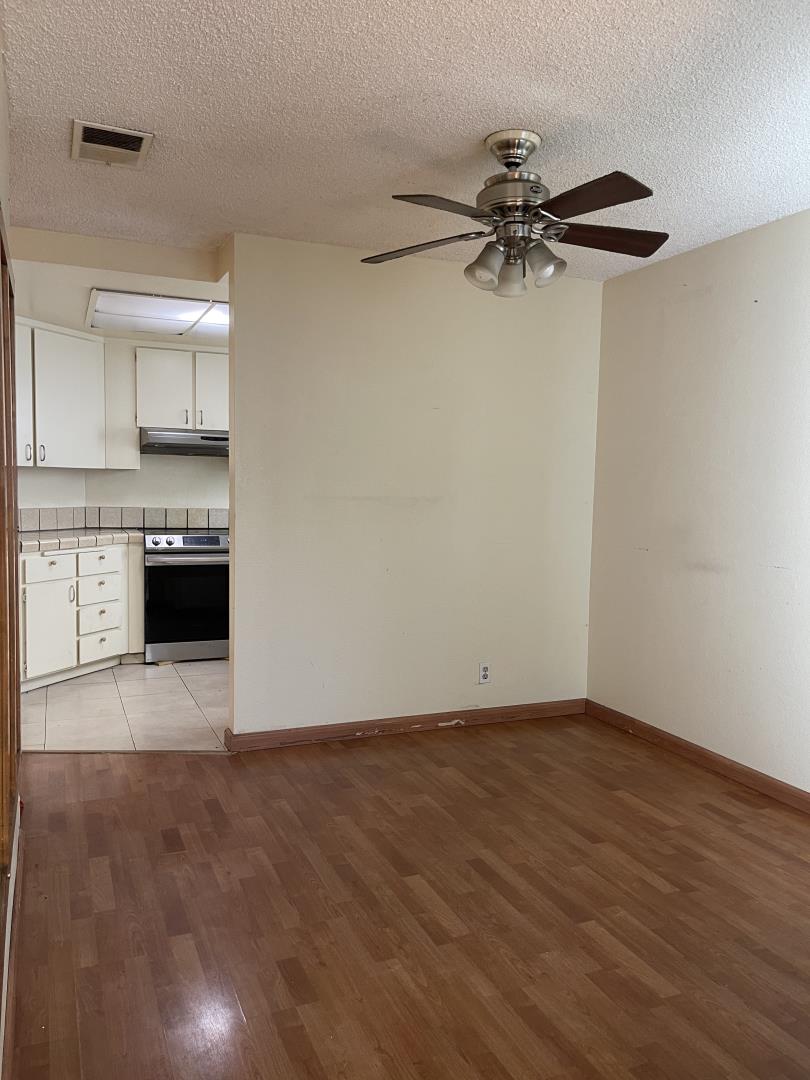 Detail Gallery Image 9 of 30 For 1826 Perrone Cir, San Jose,  CA 95116 - 3 Beds | 2 Baths