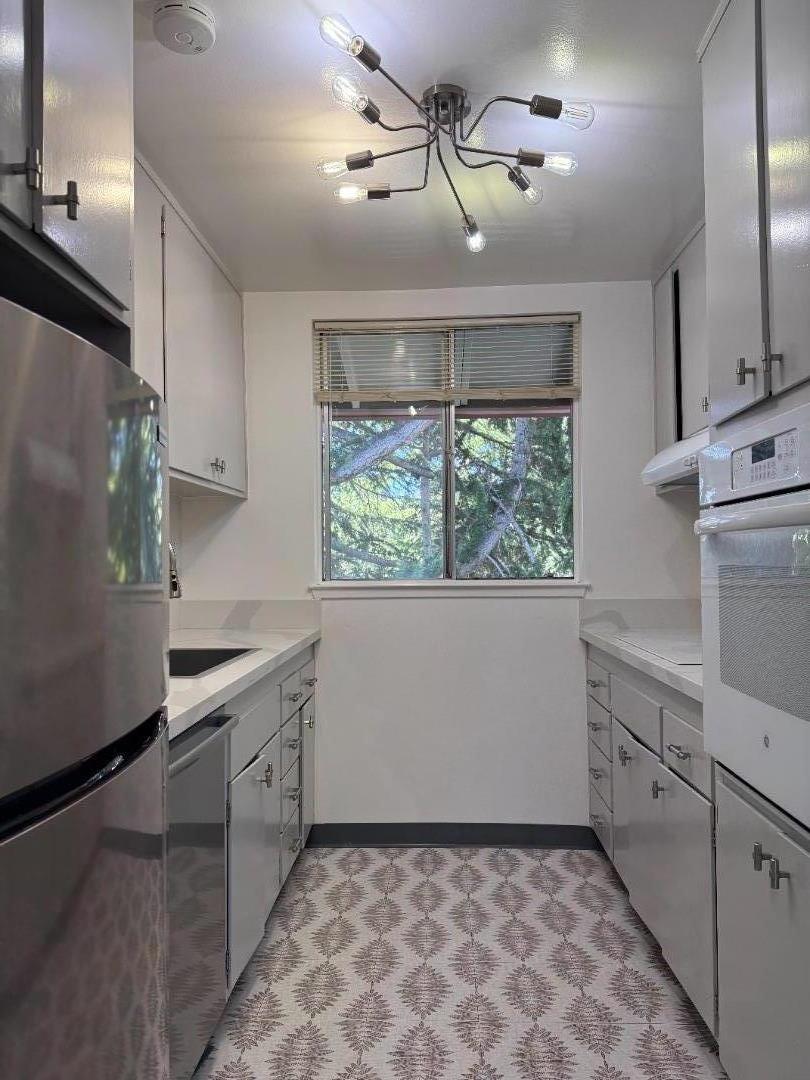 Detail Gallery Image 4 of 19 For 4140 George Ave #2,  San Mateo,  CA 94403 - 2 Beds | 2 Baths