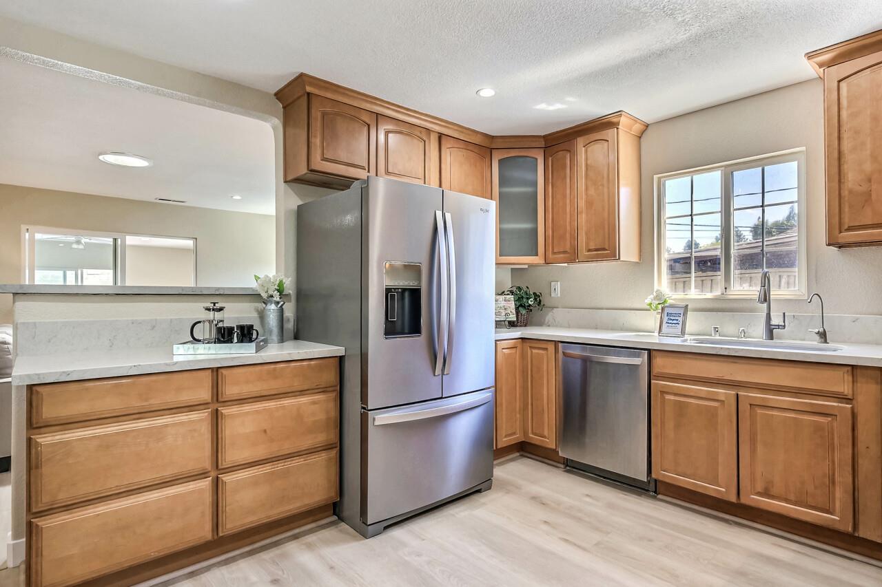 Detail Gallery Image 4 of 21 For 1046 Sinbad Ave, San Jose,  CA 95116 - 3 Beds | 2 Baths