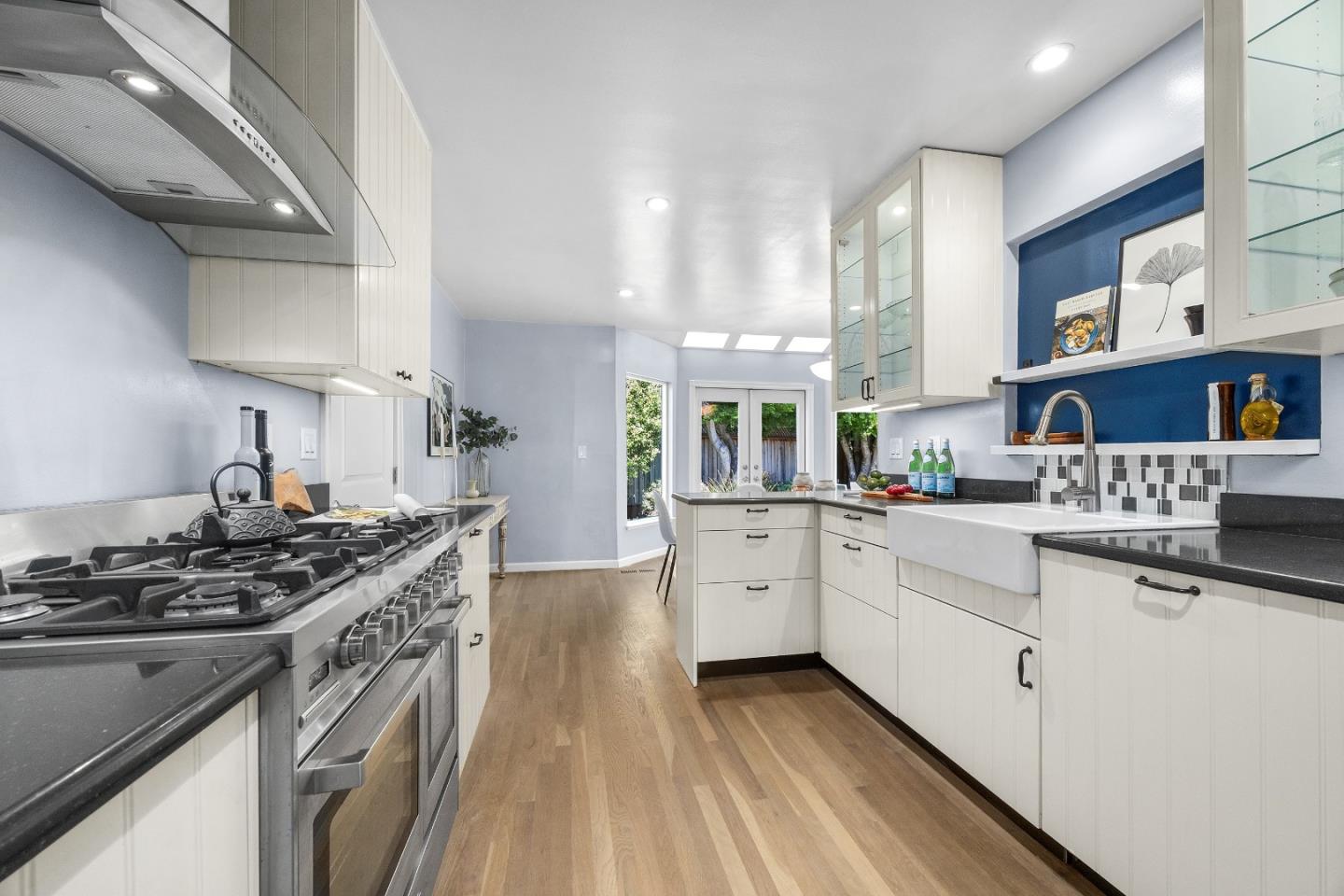 Detail Gallery Image 9 of 31 For 202 Santa Clara Ave, Aptos,  CA 95003 - 2 Beds | 2 Baths