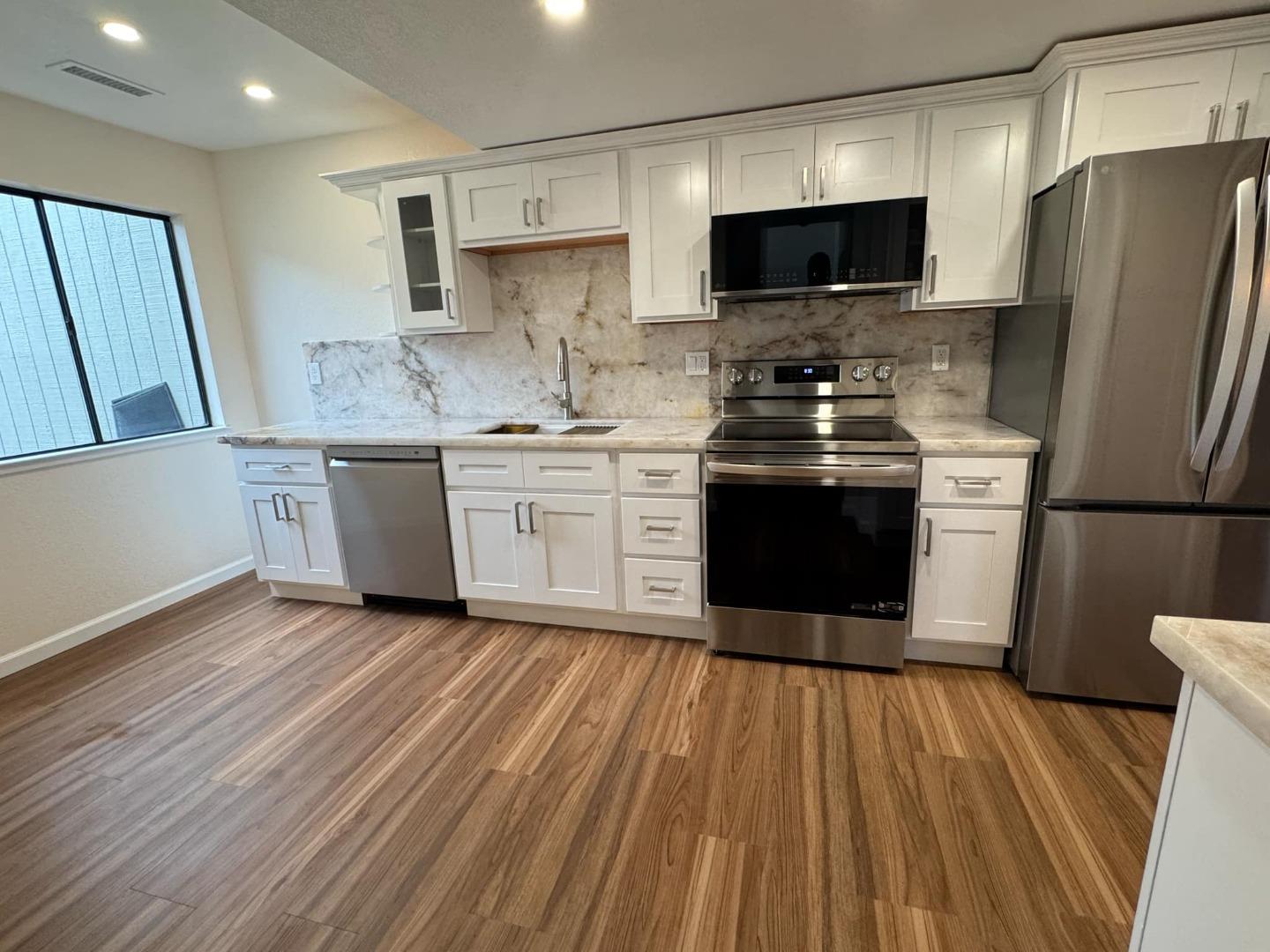 Detail Gallery Image 4 of 35 For 2603 Hambleton Ln, Santa Cruz,  CA 95065 - 2 Beds | 2/1 Baths