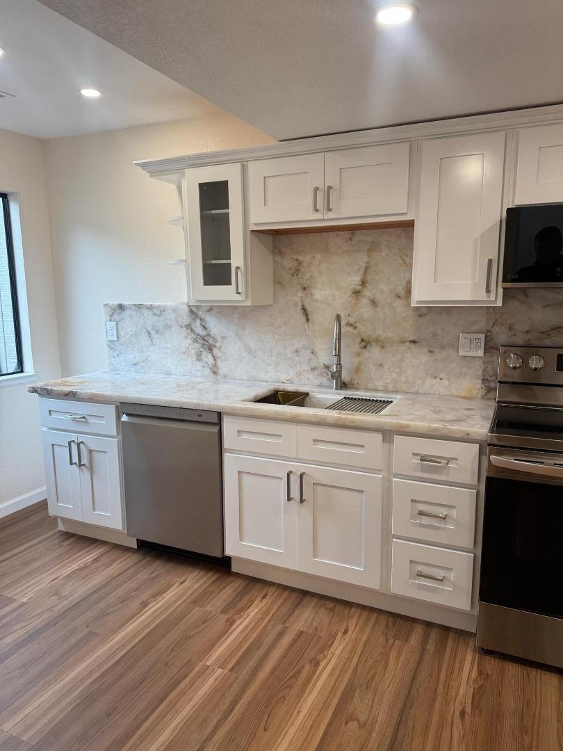 Detail Gallery Image 6 of 35 For 2603 Hambleton Ln, Santa Cruz,  CA 95065 - 2 Beds | 2/1 Baths