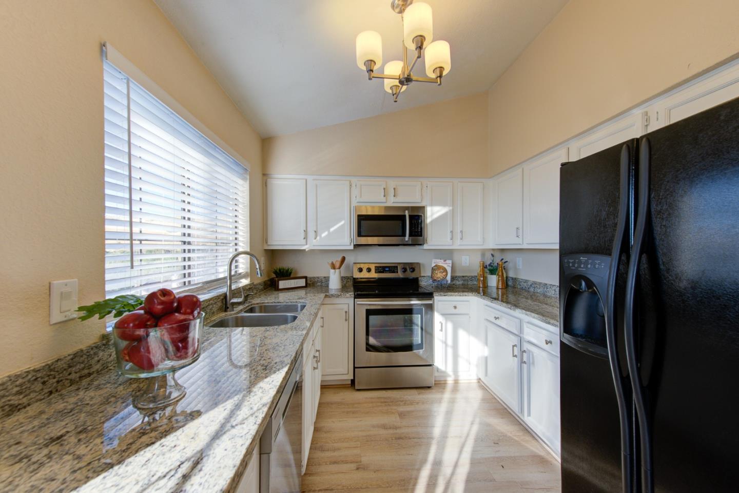 Detail Gallery Image 12 of 38 For 794 Golden Creek Ter, San Jose,  CA 95111 - 3 Beds | 3 Baths