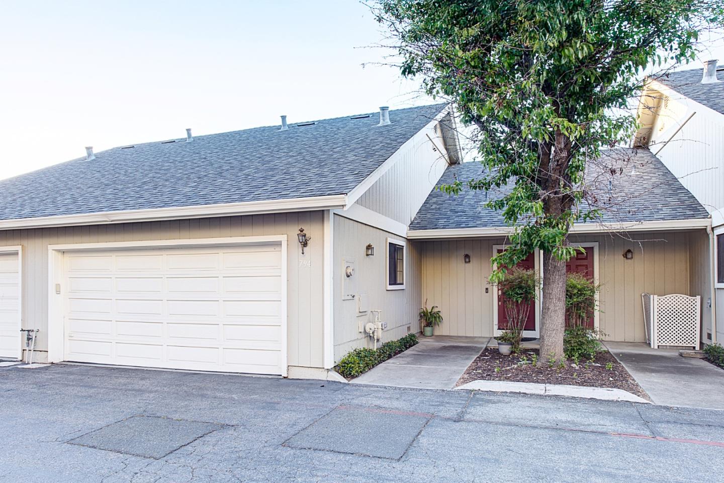 Detail Gallery Image 2 of 38 For 794 Golden Creek Ter, San Jose,  CA 95111 - 3 Beds | 3 Baths
