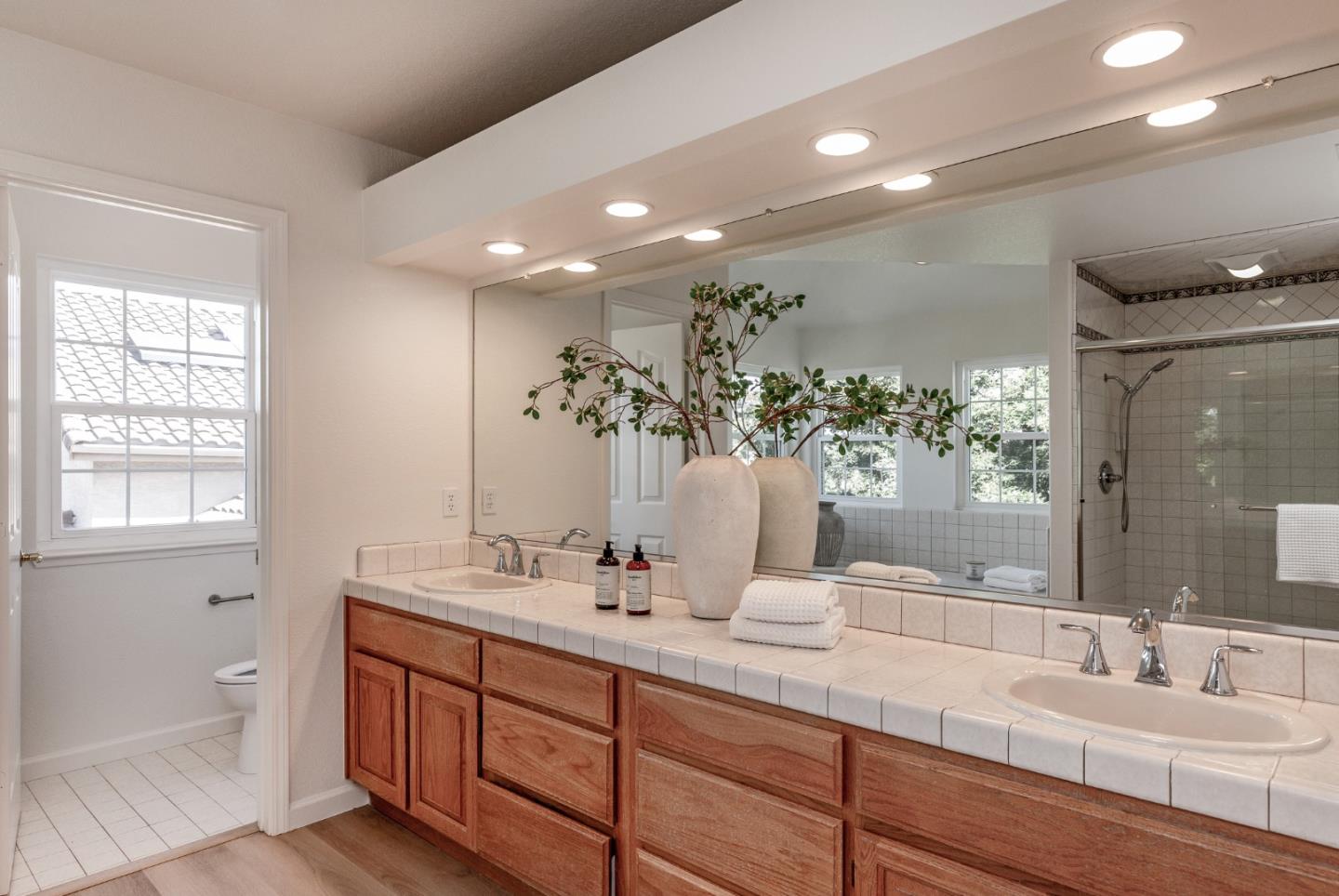 Detail Gallery Image 10 of 23 For 7048 Huntsfield Ct, San Jose,  CA 95120 - 5 Beds | 4 Baths