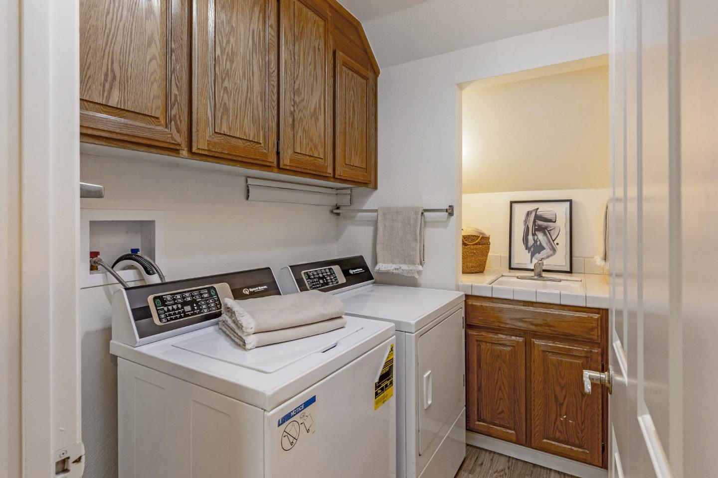 Detail Gallery Image 17 of 23 For 7048 Huntsfield Ct, San Jose,  CA 95120 - 5 Beds | 4 Baths