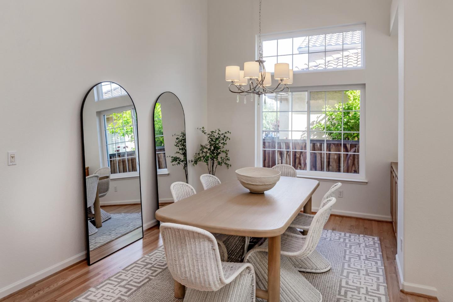 Detail Gallery Image 4 of 23 For 7048 Huntsfield Ct, San Jose,  CA 95120 - 5 Beds | 4 Baths