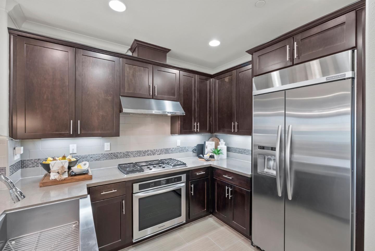 Detail Gallery Image 13 of 51 For 483 Rialto, San Jose,  CA 95128 - 3 Beds | 4 Baths
