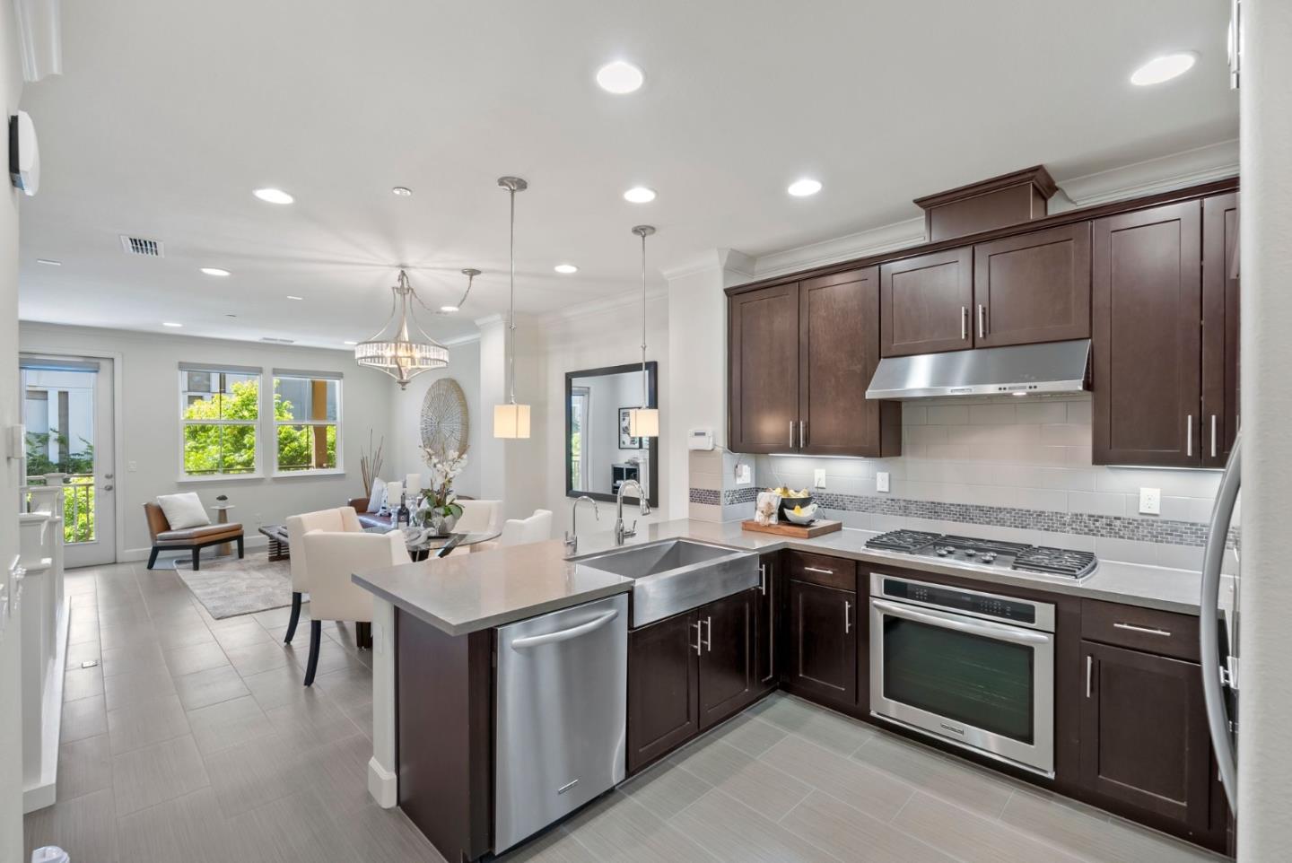 Detail Gallery Image 14 of 51 For 483 Rialto, San Jose,  CA 95128 - 3 Beds | 4 Baths