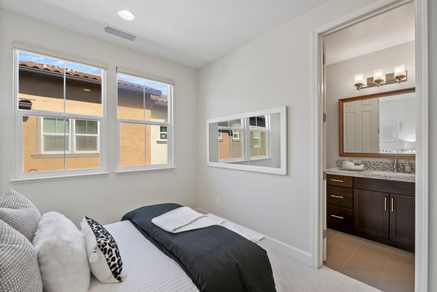 Detail Gallery Image 25 of 51 For 483 Rialto, San Jose,  CA 95128 - 3 Beds | 4 Baths