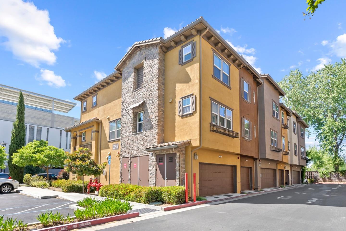 Detail Gallery Image 38 of 51 For 483 Rialto, San Jose,  CA 95128 - 3 Beds | 4 Baths
