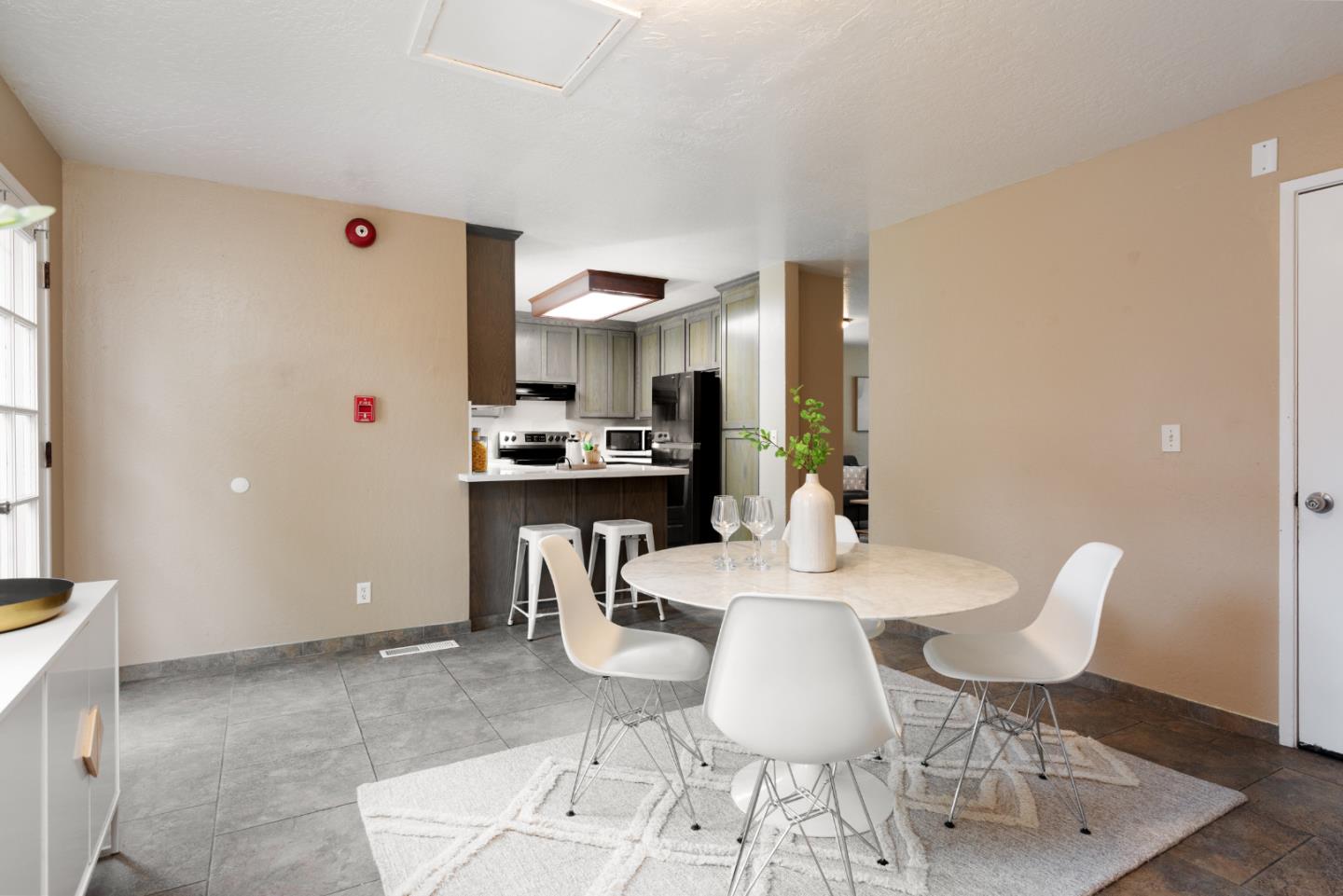 Detail Gallery Image 10 of 41 For 107 Pauline Dr, Watsonville,  CA 95076 - 6 Beds | 2/1 Baths