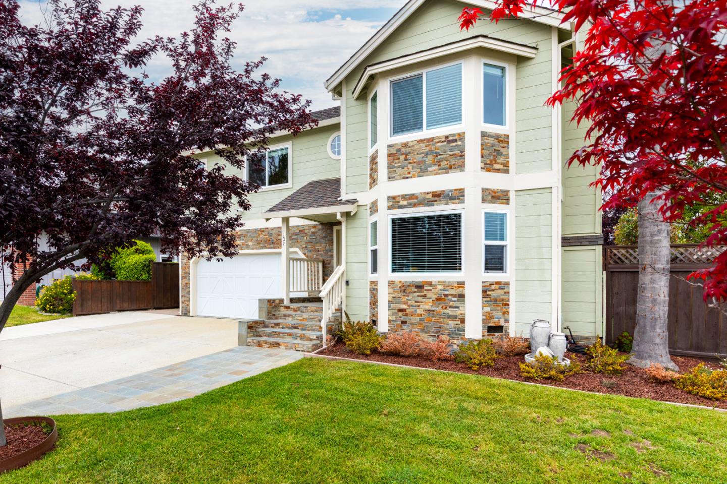 Detail Gallery Image 2 of 41 For 107 Pauline Dr, Watsonville,  CA 95076 - 6 Beds | 2/1 Baths