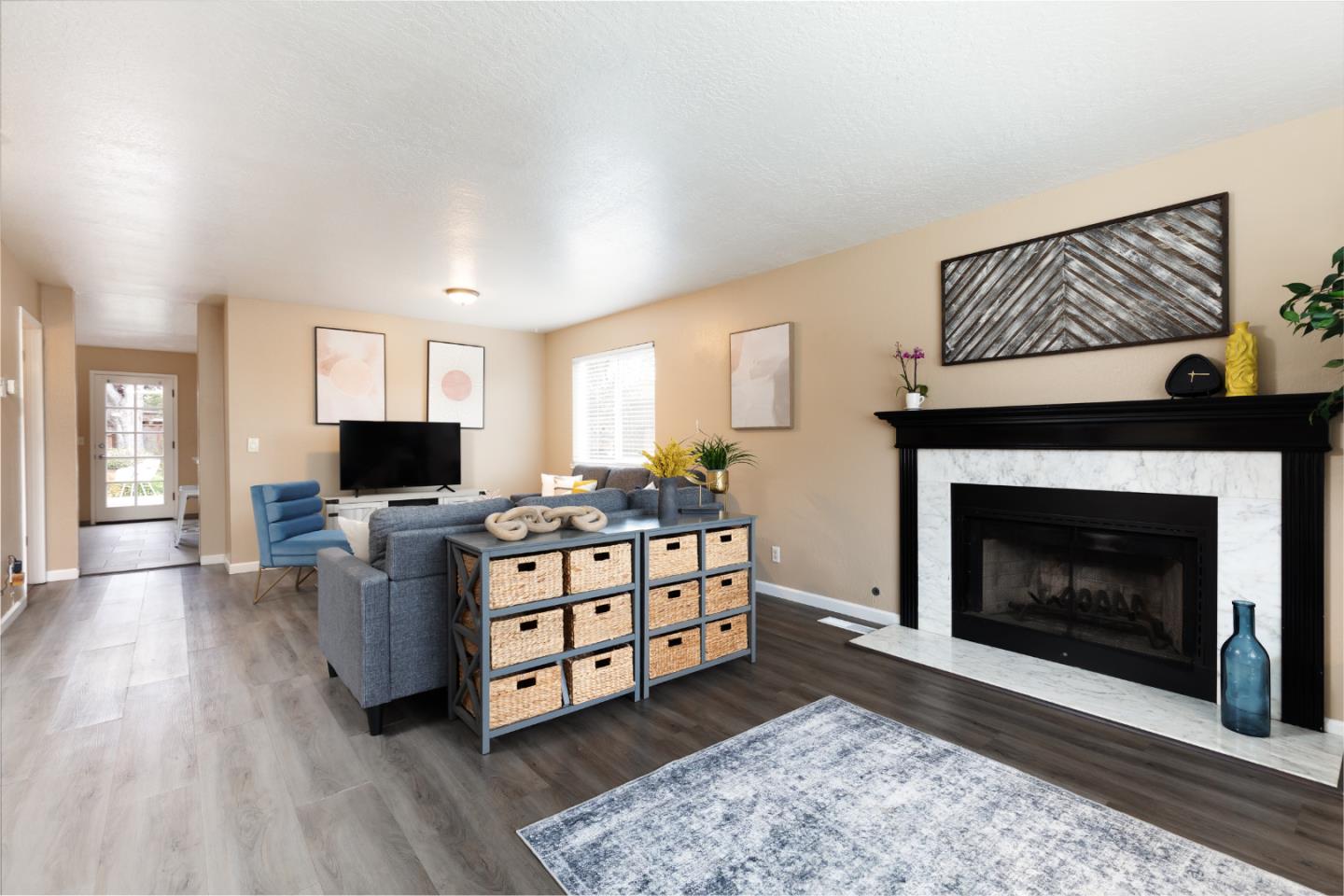 Detail Gallery Image 4 of 41 For 107 Pauline Dr, Watsonville,  CA 95076 - 6 Beds | 2/1 Baths