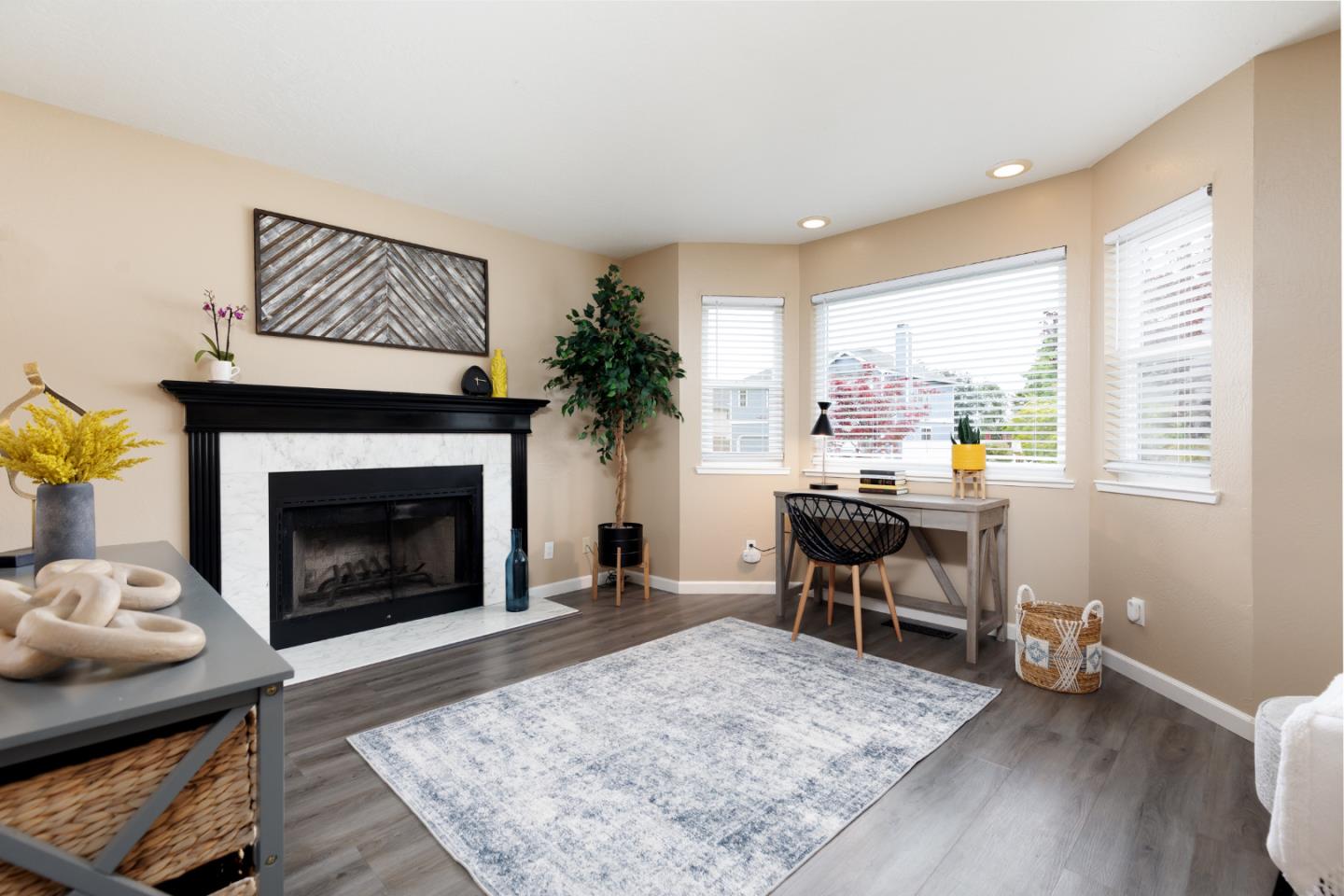 Detail Gallery Image 7 of 41 For 107 Pauline Dr, Watsonville,  CA 95076 - 6 Beds | 2/1 Baths