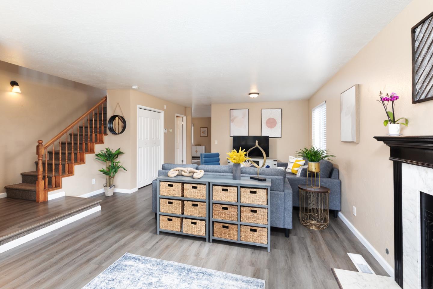 Detail Gallery Image 8 of 41 For 107 Pauline Dr, Watsonville,  CA 95076 - 6 Beds | 2/1 Baths