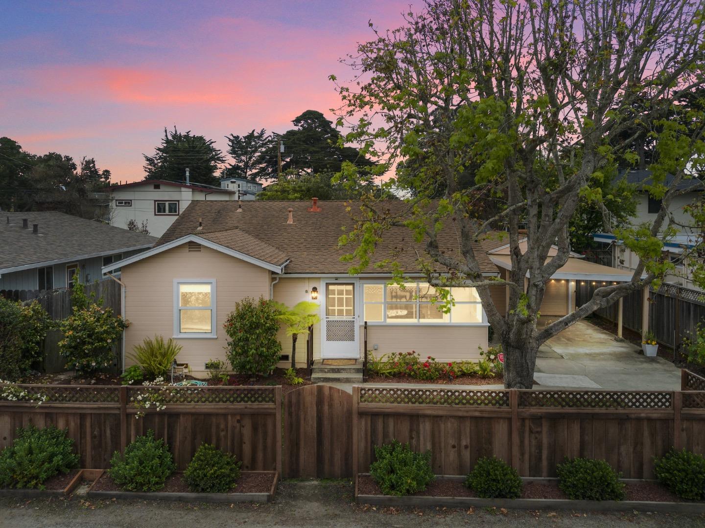 Detail Gallery Image 1 of 42 For 525 Laverne Ave, Aptos,  CA 95003 - 2 Beds | 1 Baths
