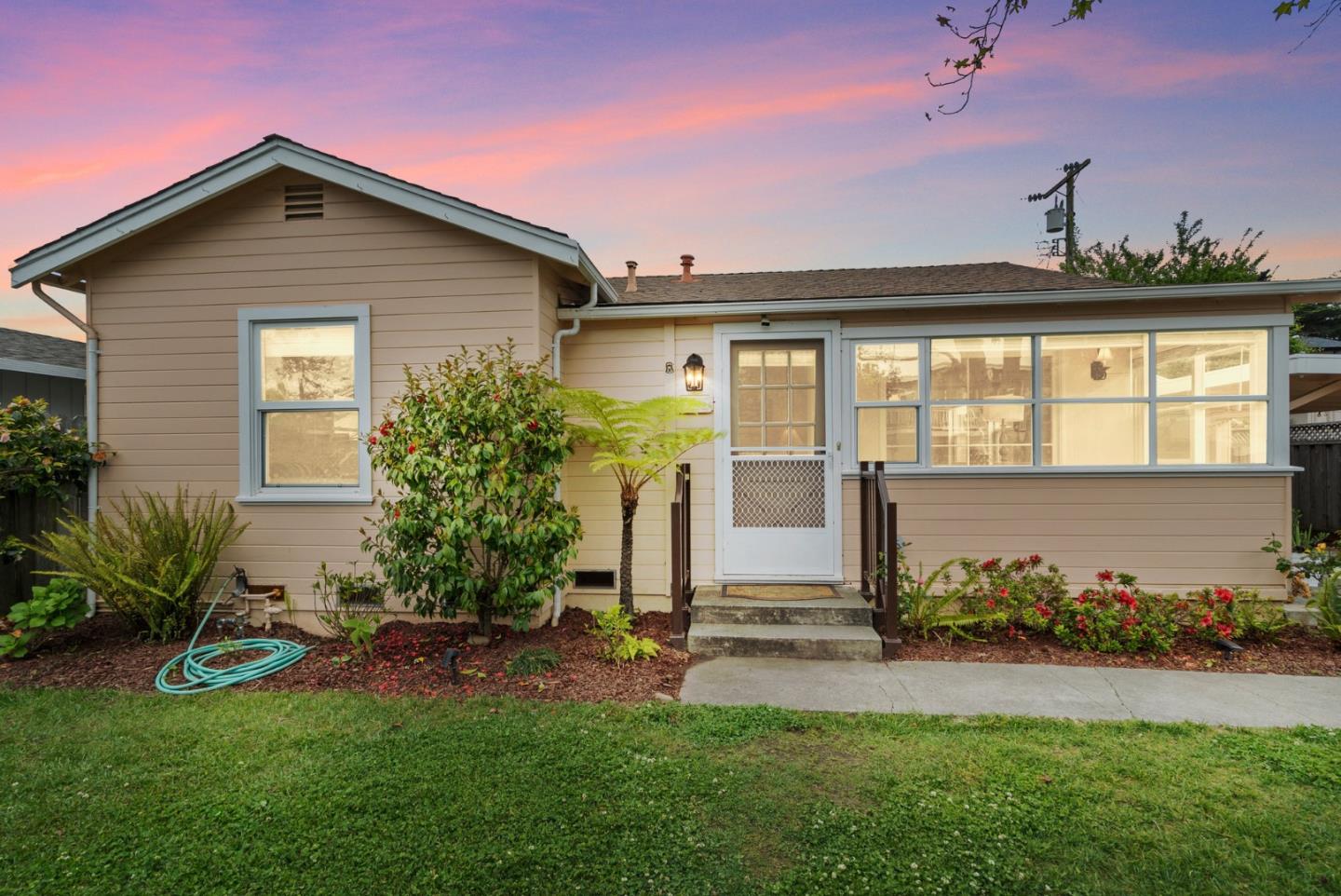 Detail Gallery Image 2 of 42 For 525 Laverne Ave, Aptos,  CA 95003 - 2 Beds | 1 Baths