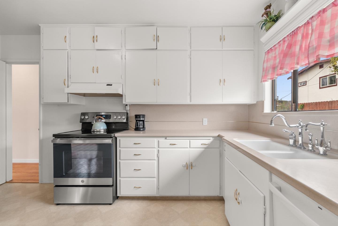 Detail Gallery Image 22 of 42 For 525 Laverne Ave, Aptos,  CA 95003 - 2 Beds | 1 Baths