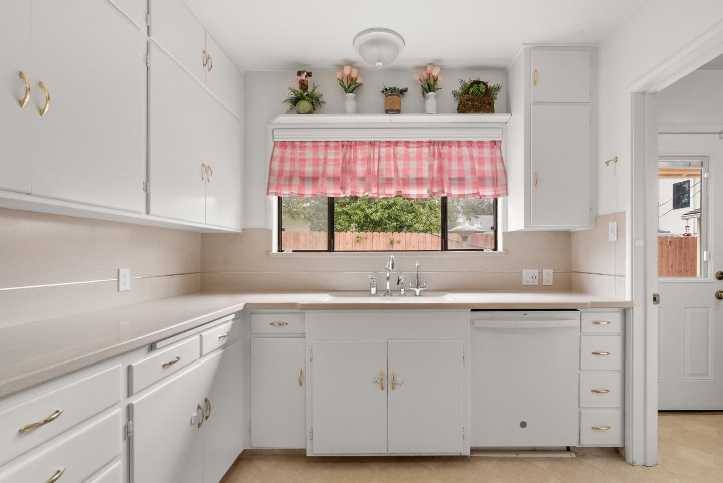 Detail Gallery Image 23 of 42 For 525 Laverne Ave, Aptos,  CA 95003 - 2 Beds | 1 Baths