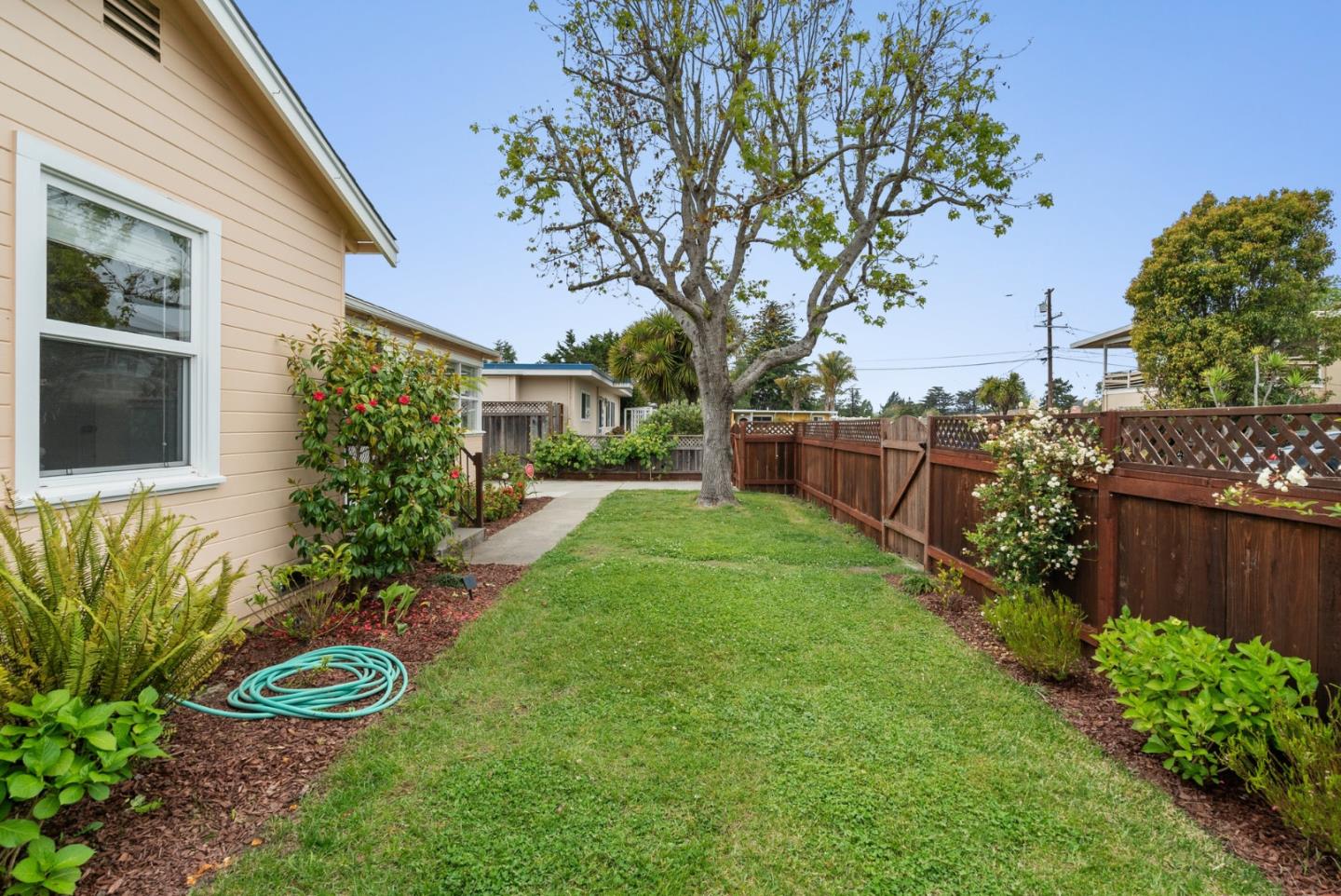 Detail Gallery Image 4 of 42 For 525 Laverne Ave, Aptos,  CA 95003 - 2 Beds | 1 Baths