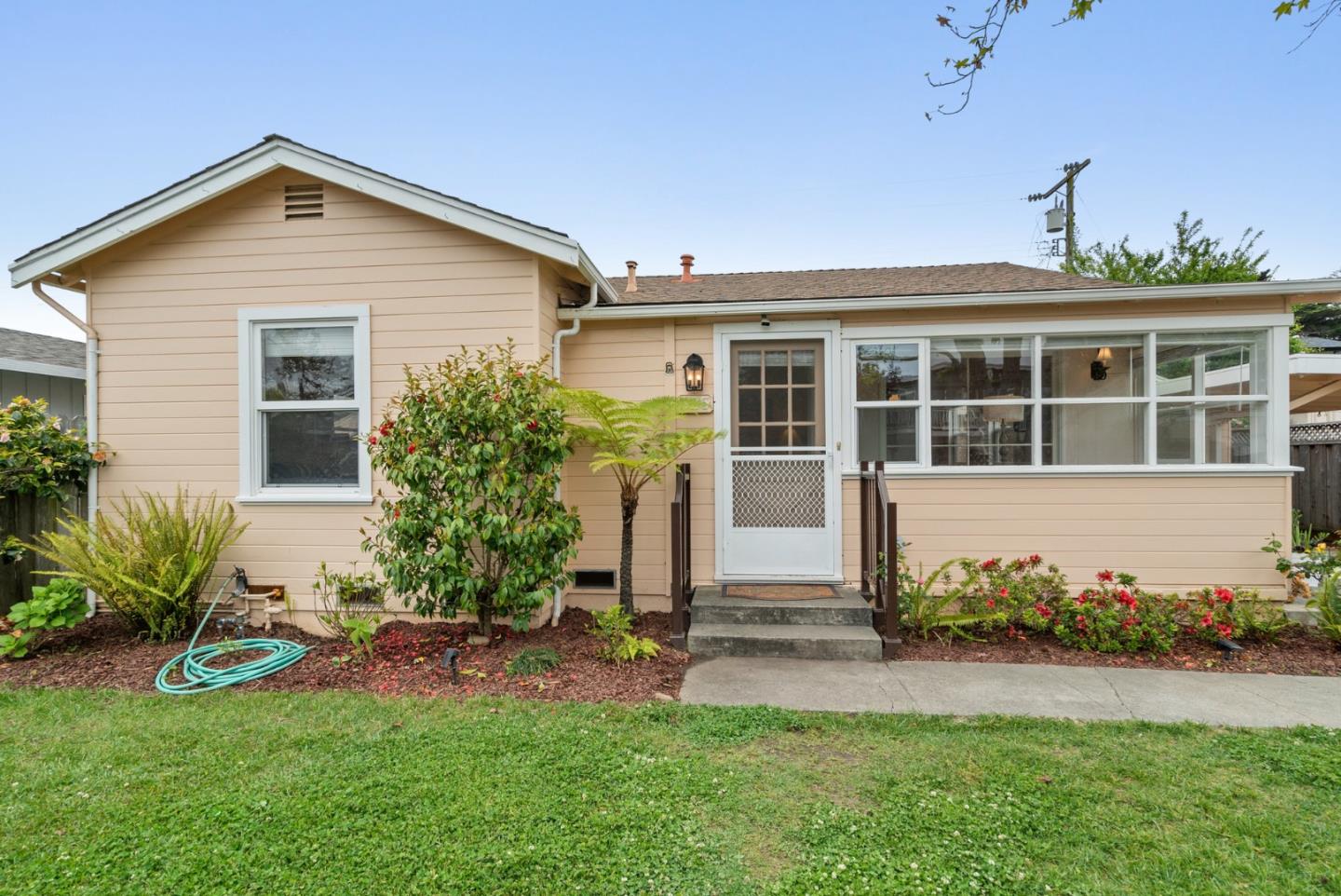 Detail Gallery Image 7 of 42 For 525 Laverne Ave, Aptos,  CA 95003 - 2 Beds | 1 Baths