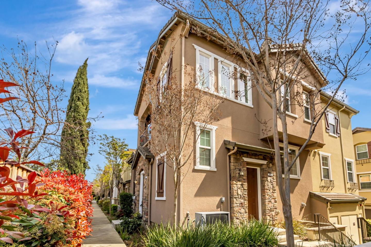 Detail Gallery Image 2 of 22 For 1642 Lorient Ter, San Jose,  CA 95133 - 2 Beds | 2 Baths