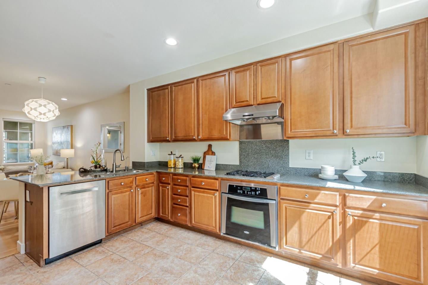 Detail Gallery Image 9 of 22 For 1642 Lorient Ter, San Jose,  CA 95133 - 2 Beds | 2 Baths