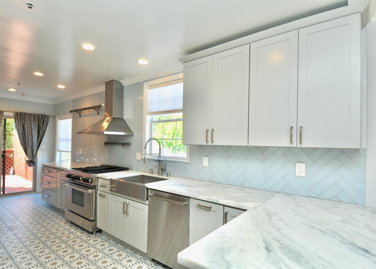 Detail Gallery Image 4 of 17 For 525 9th Ave, San Mateo,  CA 94402 - 3 Beds | 2 Baths
