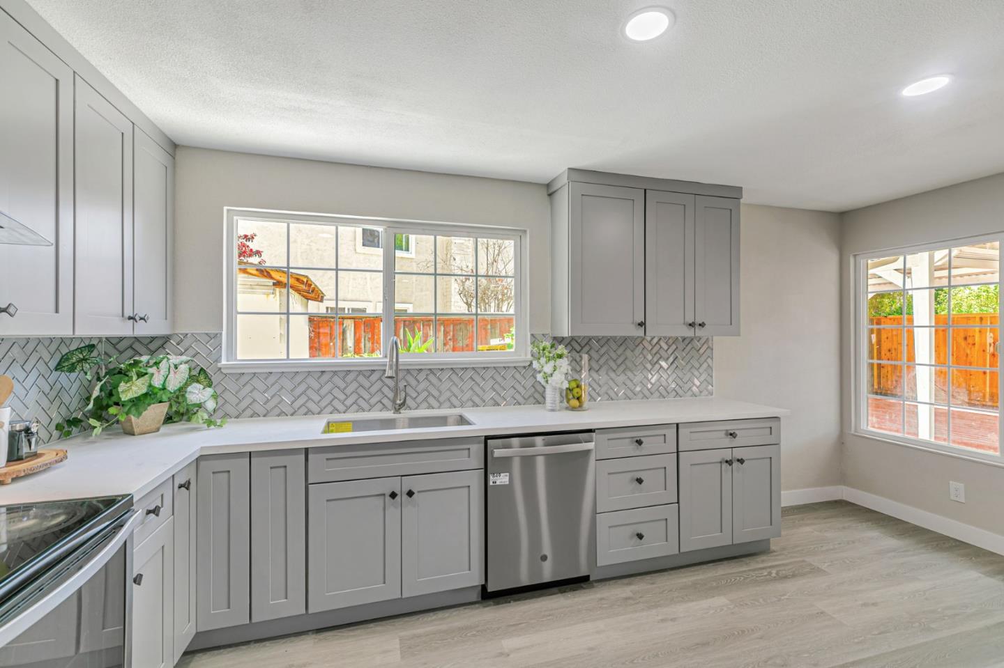 Detail Gallery Image 11 of 47 For 1252 Simonson Court, San Jose,  CA 95121 - 5 Beds | 2 Baths