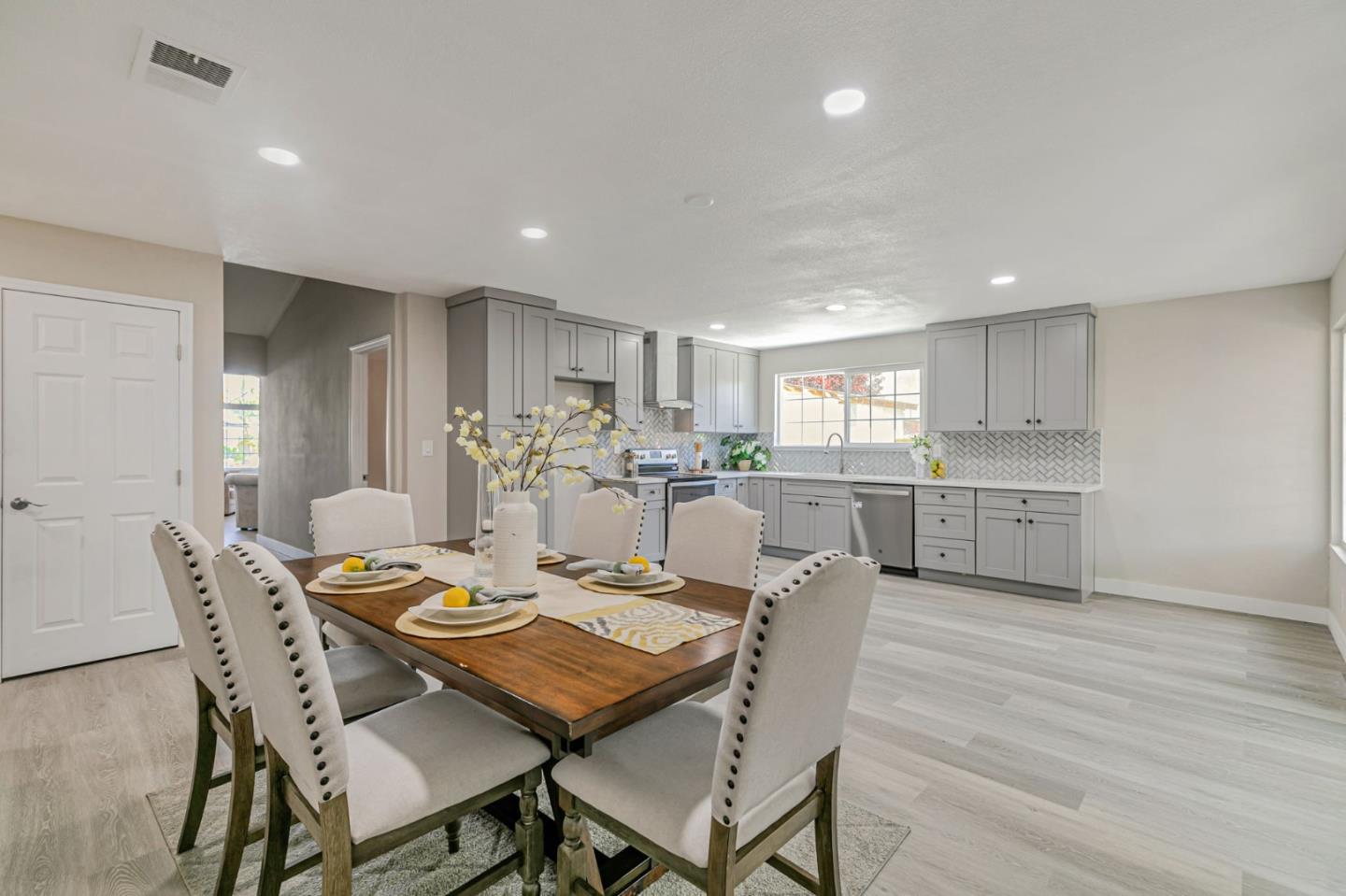 Detail Gallery Image 17 of 47 For 1252 Simonson Court, San Jose,  CA 95121 - 5 Beds | 2 Baths