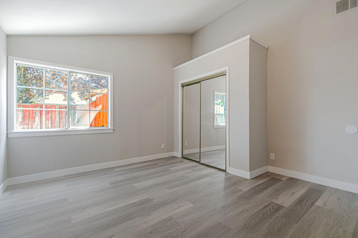 Detail Gallery Image 25 of 47 For 1252 Simonson Court, San Jose,  CA 95121 - 5 Beds | 2 Baths